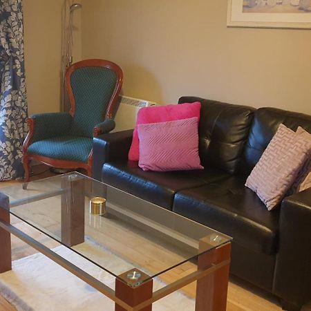 Town Centre Apartment Trim Luaran gambar