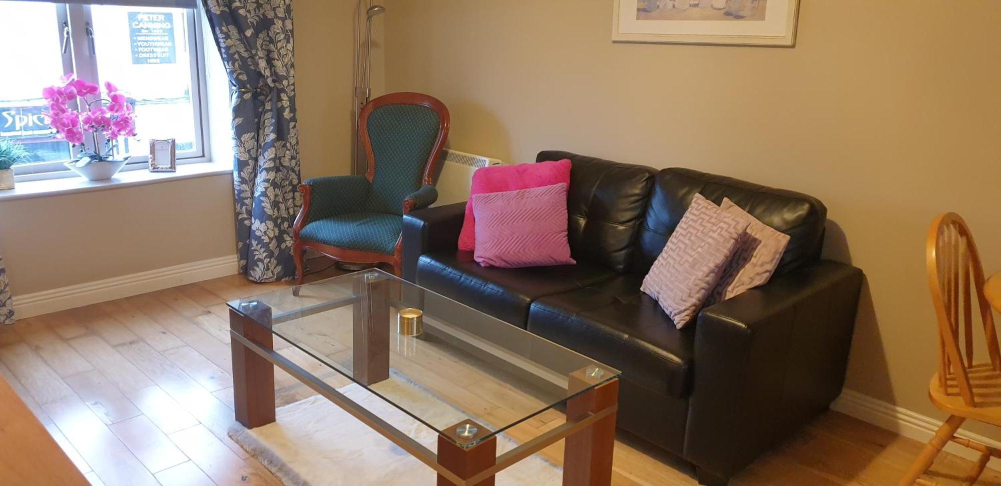 Town Centre Apartment Trim Luaran gambar